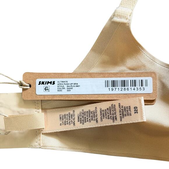 NWT SKIMS Ultimate Nipple Push-Up Bra – Sand – 32D – Retail $68 - Picture 3 of 3